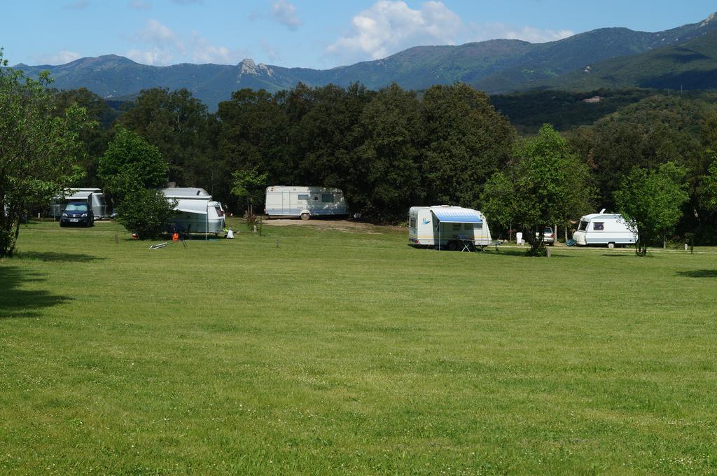 Camping Maçanet de Cabrenys Exteriör bild